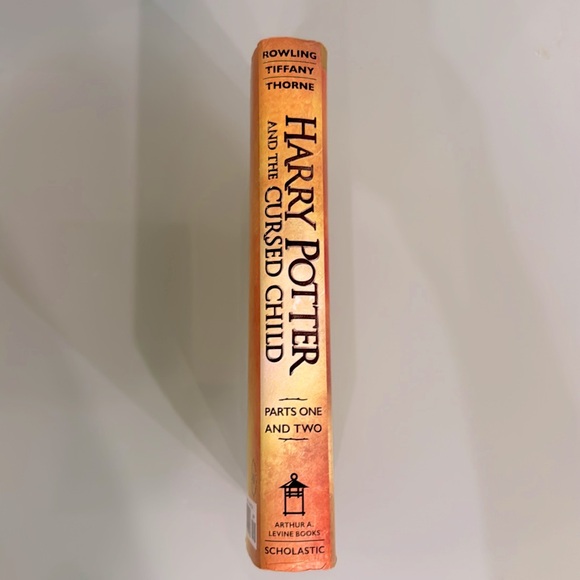 Harry Potter and the Cursed Child parts 1&2 SPECIAL REHEARSAL EDITION SCRIPT - Picture 3 of 13